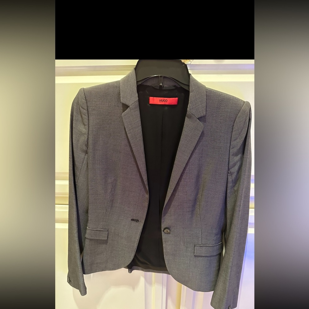 Women's Hugo Boss  Blazer
Jacket size US 4, two times  like new  good condition
